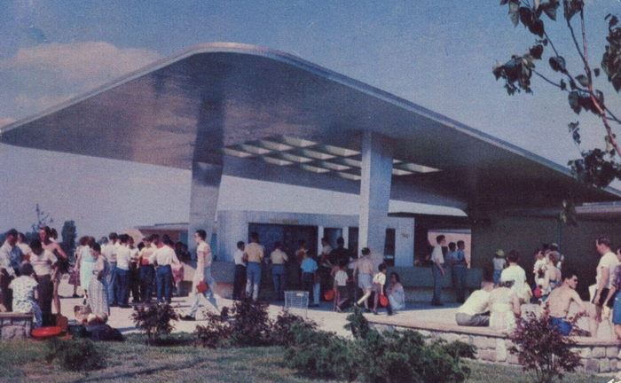 Lake St. Clair Metropark (Metro Beach, Metropolitan Beach) - Vintage Postcard (newer photo)